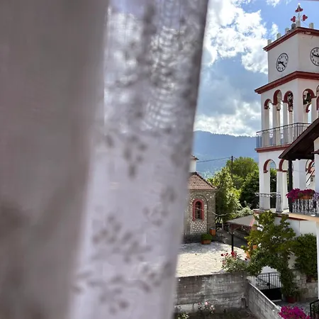 Mountain Nest B Apartament