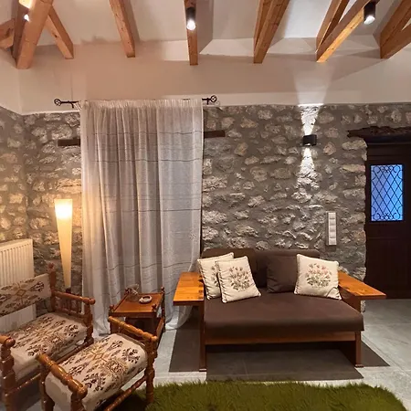 Mountain Nest B アパート Eláti